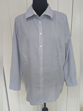 Talbots Women Wrinkle Resistant Long Sleeve Button Up Striped Shirt Blue Sz 14W